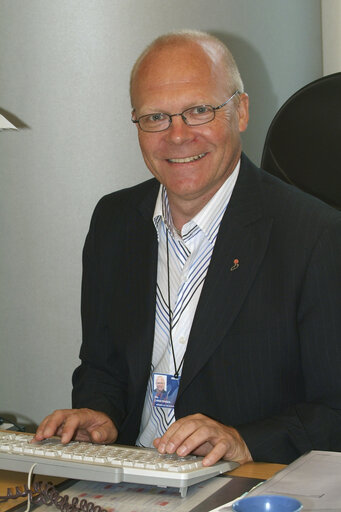 Photo 2: Ole CHRISTENSEN at the EP in Brussels.