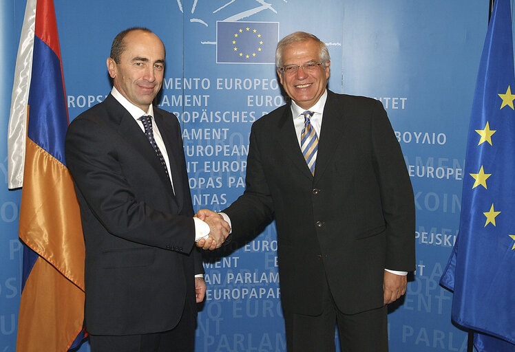 Foto 1: EP President meets with the President of Armenia.