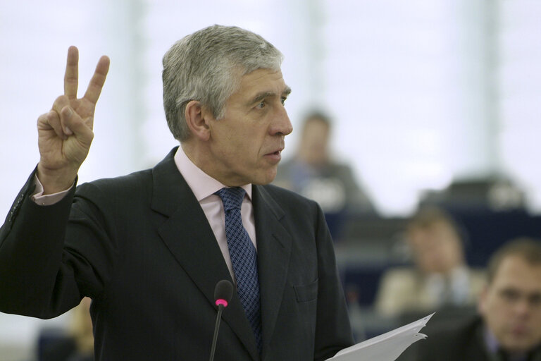 Photo 6 : The UK Foreign Affairs Minister in Plenary Session at the EP in Strasbourg.