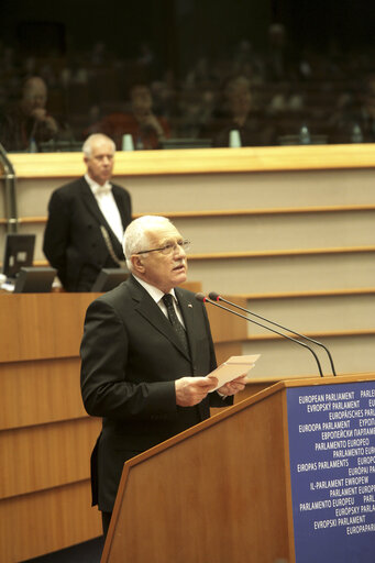 Valokuva 13: Formal sitting with a statement by the President of the Czech Republic.