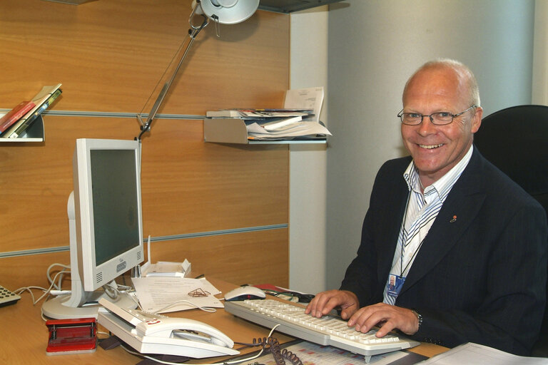 Photo 3: Ole CHRISTENSEN at the EP in Brussels.