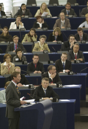 Foto 17: The Grand Duke of Luxembourg addressed the plenary session of the EP in Strasbourg.