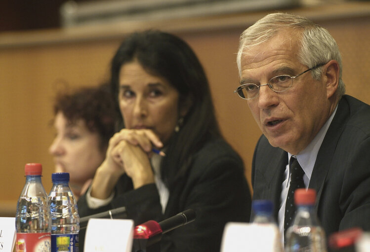 Fotografi 5: EP President in a meeting at the EP in Brussels.