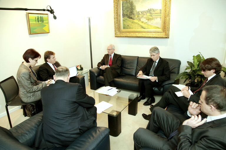 Снимка 1: EP President meets with the Speaker of Czech Parliament .