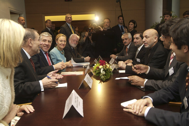 Photo 10 : Visit of the President of Afghanistan to the EP for the signature of a joint EU-Afghan declaration.