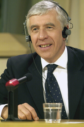 Photo 9 : UK Foreign Affairs Minister in a meeting at the EP in Brussels.