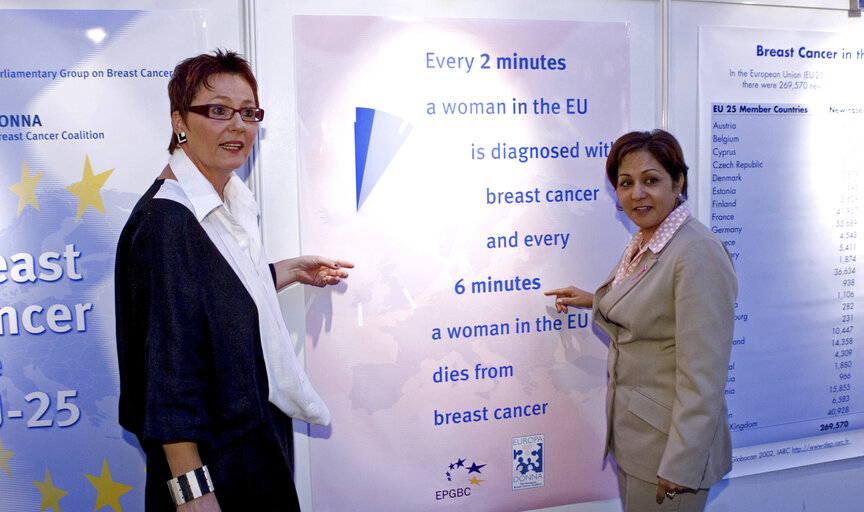 Снимка 10: Breast Cancer Awareness day at the EP in Brussels.