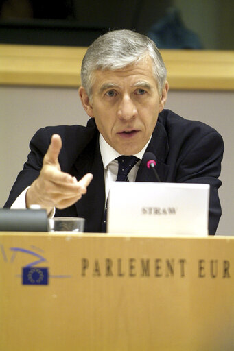 Photo 11 : UK Foreign Affairs Minister in a meeting at the EP in Brussels.