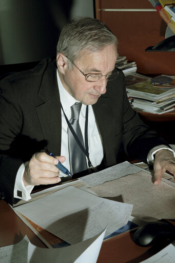 Zdjęcie 17: Zdzislaw Kazimierz CHMIELEWSKI at the EP in Brussels.