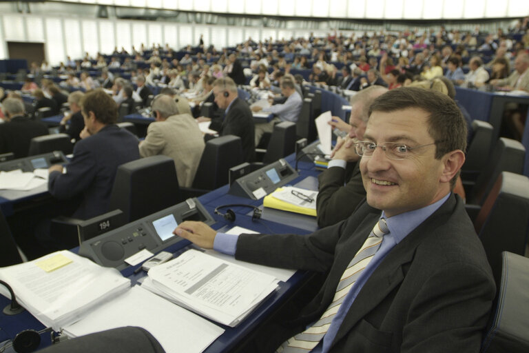 Valokuva 1: Ignasi GUARDANS CAMBO in plenary session in Strasbourg.