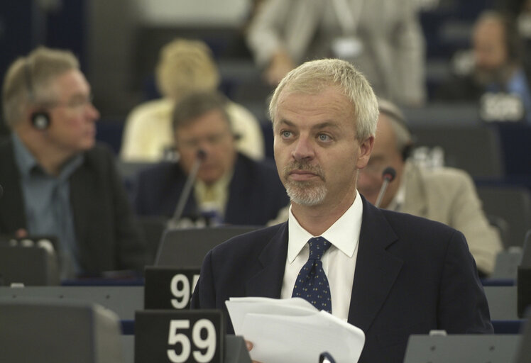 Foto 4: Lapo PISTELLI in plenary session in Strasbourg.