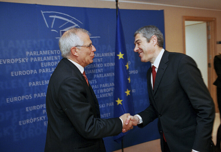 EP President meets with the Secretary General of the Socialist Party of Portugal.