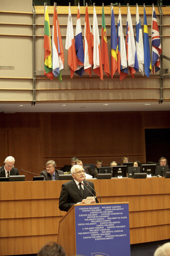 Valokuva 7: Formal sitting with a statement by the President of the Czech Republic.