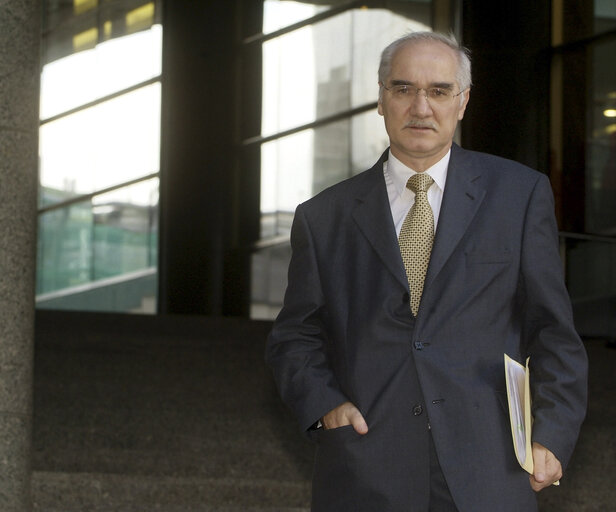 Снимка 2: Miroslav MIKOLASIK at the EP in Brussels.