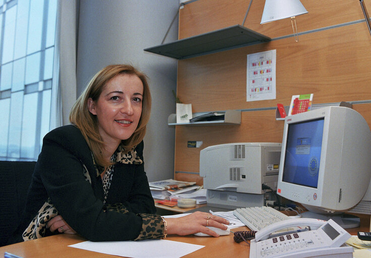 Снимка 12: Maria Isabel SALINAS GARCIA at the EP in Brussels.