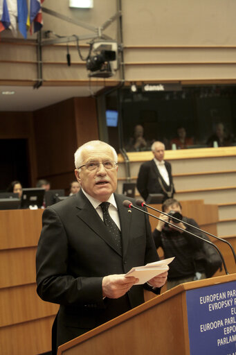 Valokuva 14: Formal sitting with a statement by the President of the Czech Republic.