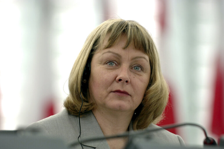 Zdjęcie 7: EP Vice-President Sylvia-Yvonne KAUFMANN presides over a plenary session in Strasbourg