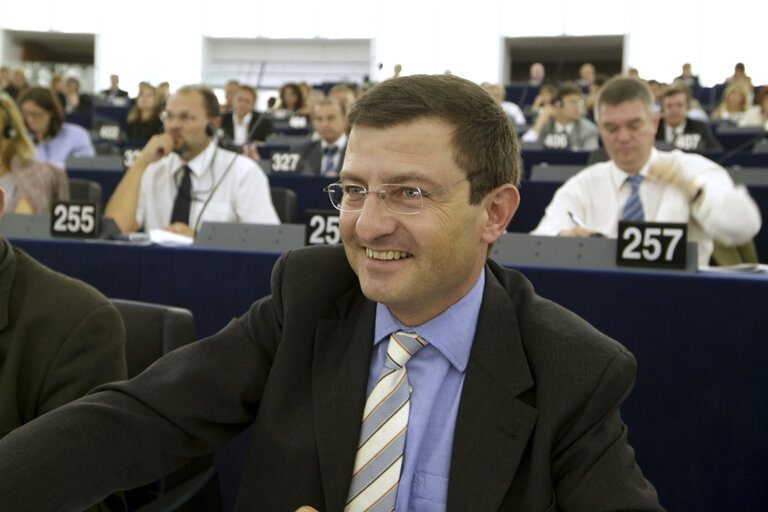 Photo 6 : Ignasi GUARDANS CAMBO in plenary session in Strasbourg.