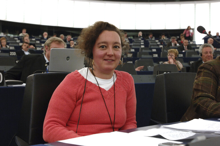 Fotografia 2: MEP Kartika Tamara LIOTARD attends a plenary session in Strasbourg