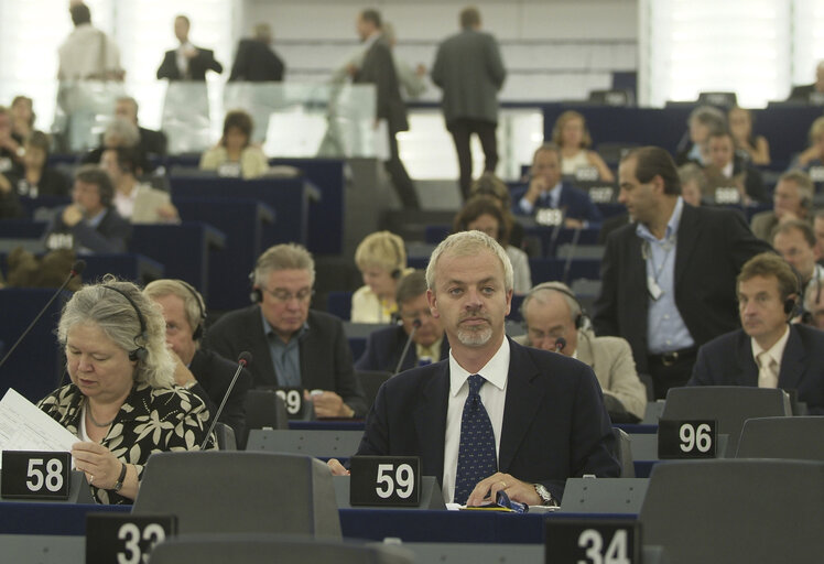 Foto 2: Lapo PISTELLI in plenary session in Strasbourg.