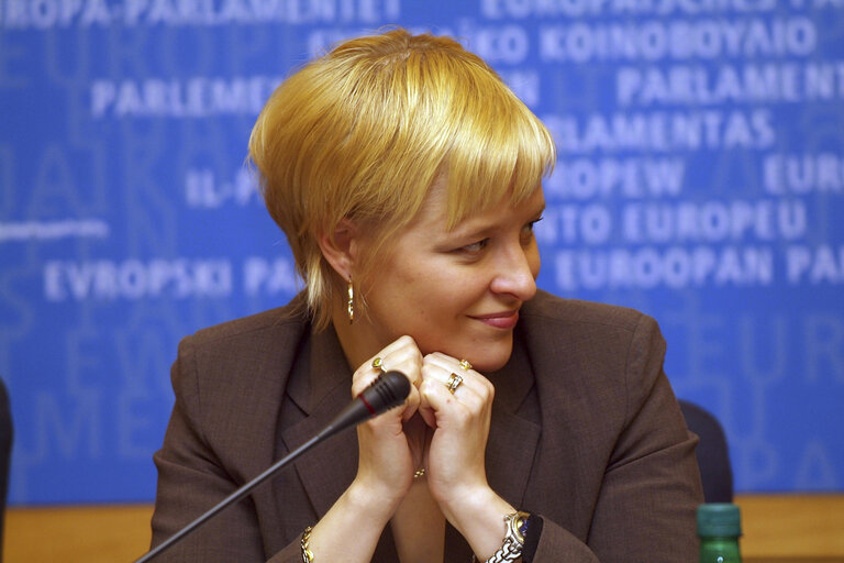 Photo 7: Piia-Noora KAUPPI in a meeting at the EP in Brussels.