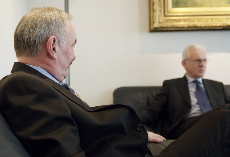 Fotogrāfija 6: EP President meets with the President of the Czech Senate.