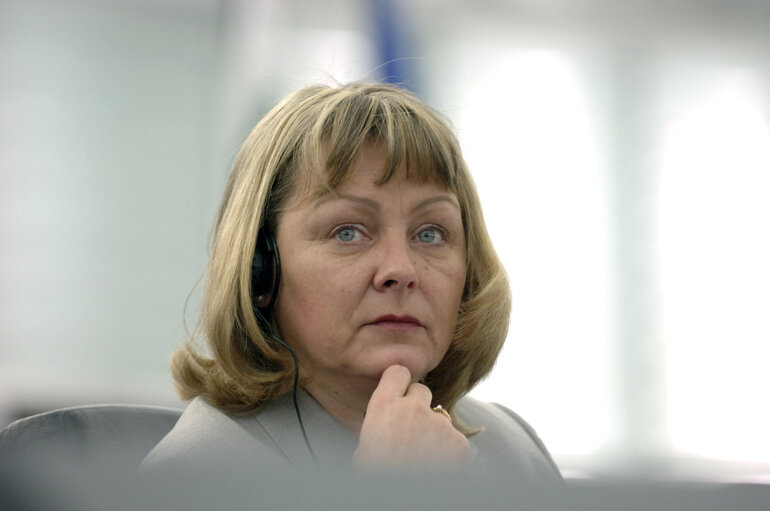 Zdjęcie 3: EP Vice-President Sylvia-Yvonne KAUFMANN presides over a plenary session in Strasbourg