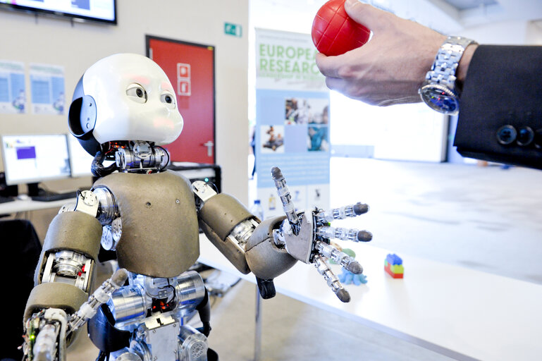 Fotografia 11: Robot exhibition at the European Parliament