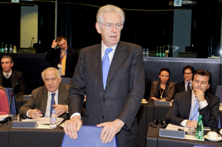 Fotografie 11: Meeting between Italian delegation and Mario MONTI