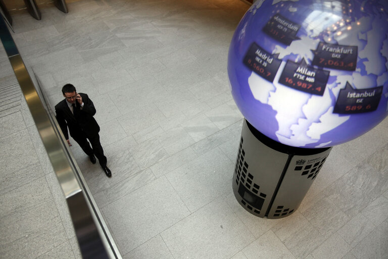 Valokuva 10: London Stock Exchange offices in the city of London