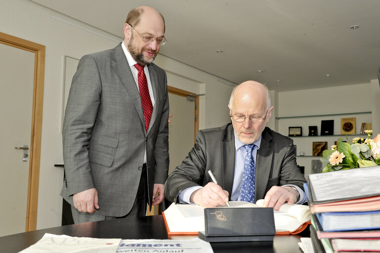 Foto 2: Martin SCHULZ - EP President meets with Staffan NILSSON -  President of the European Economic and Social Committee.