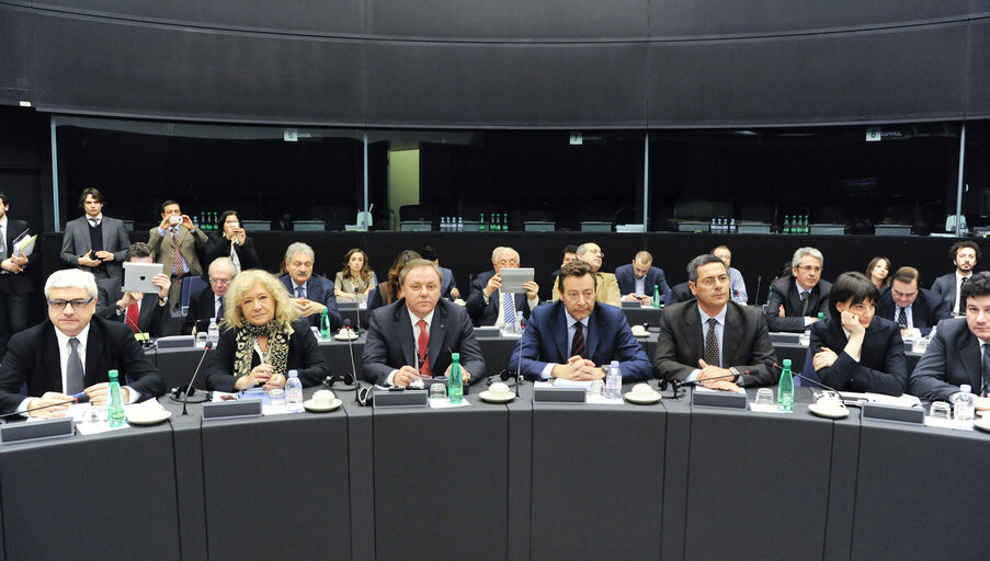 Fotografie 4: Meeting between Italian delegation and Mario MONTI