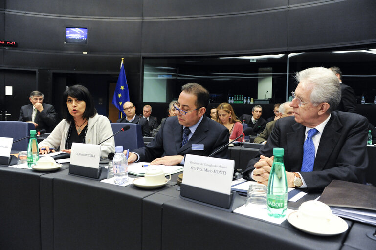 Fotografie 5: Meeting between Italian delegation and Mario MONTI