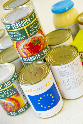 Fotografija 11: Food Bank - Distribution of food parcels