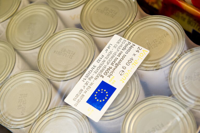 Fotografija 27: Food Bank - Distribution of food parcels