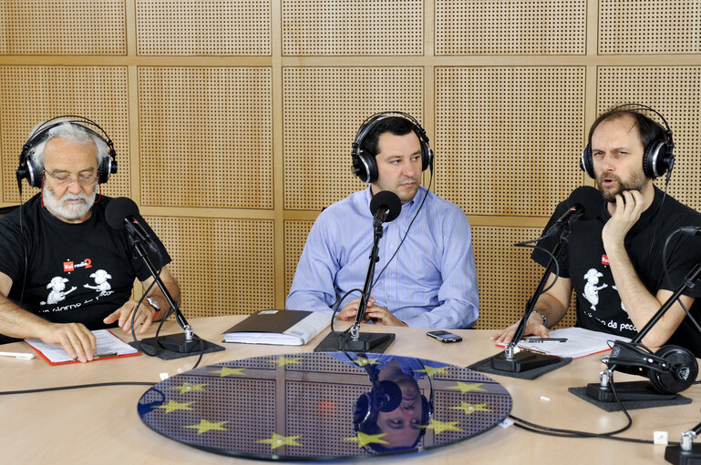 Foto 9: Radio broadcast: Rai Radio 2 - Un giorno da pecora