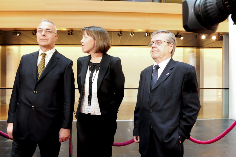 Fotogrāfija 32: EP President meets Croatian observers.