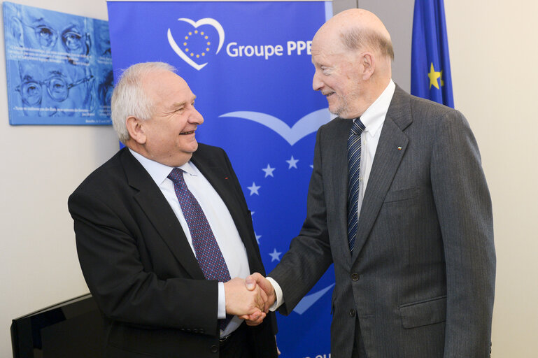 Fotografija 2: MEP Joseph DAUL meets with King SIMEON II of the Bulgaria