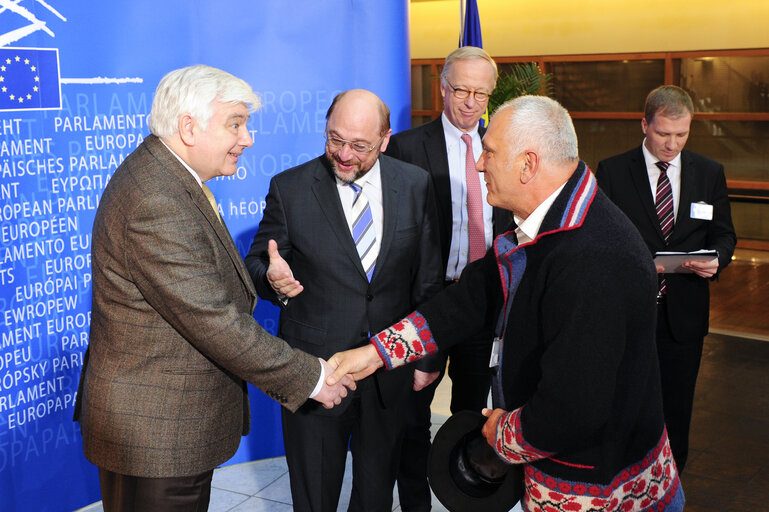 Fotogrāfija 28: EP President meets Croatian observers.