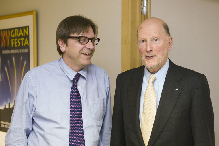 Fotografija 3: Guy VERHOFSTADT meets with King SIMEON II of Bulgaria