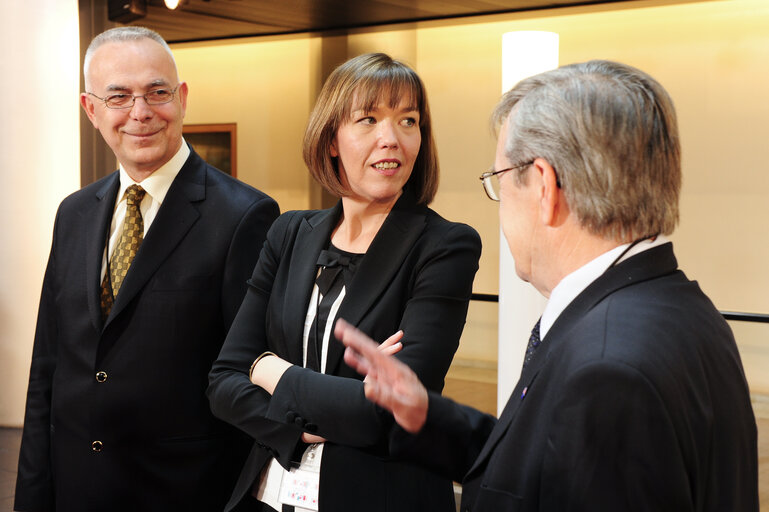 Fotogrāfija 36: EP President meets Croatian observers.