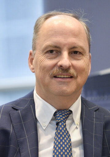 Suriet 13: EPRS book talk - The future of European Identity: A Conversation with Thomas RISSE