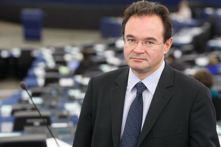 Fotogrāfija 5: Giorgos PAPAKONSTANTINOU in plenary session in Strasbourg.