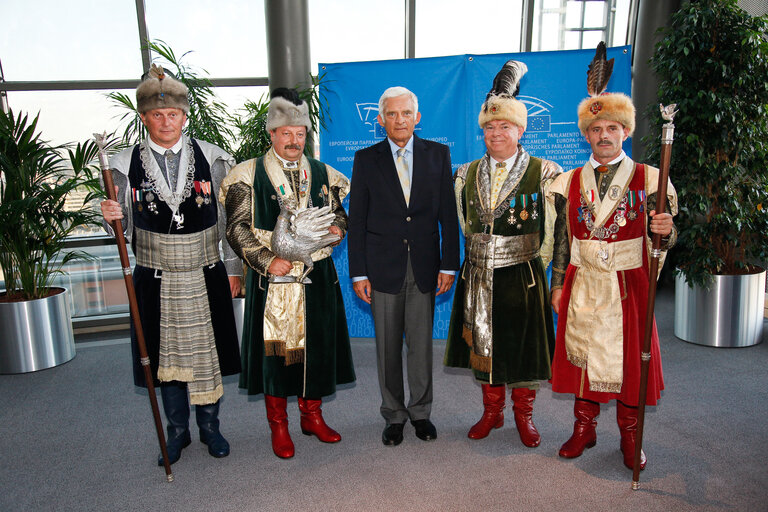 Photo 1 : EP President meets with a delegation of Polish Brotherhood of Marksmen.