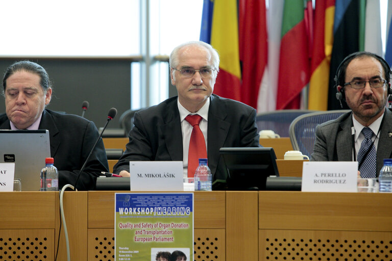 Photo 10 : ENVI Committee  hearing on the quality and safety on of organ donation and transplantation .