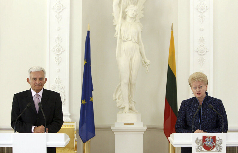 Fotografia 8: EP President official visit to Lithuania. Meeting with the President of Lithuania in the President's Palace in Vilnius.