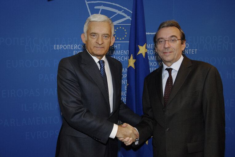 Foto 17: EP President has breakfast with the Mayor of Strasbourg.