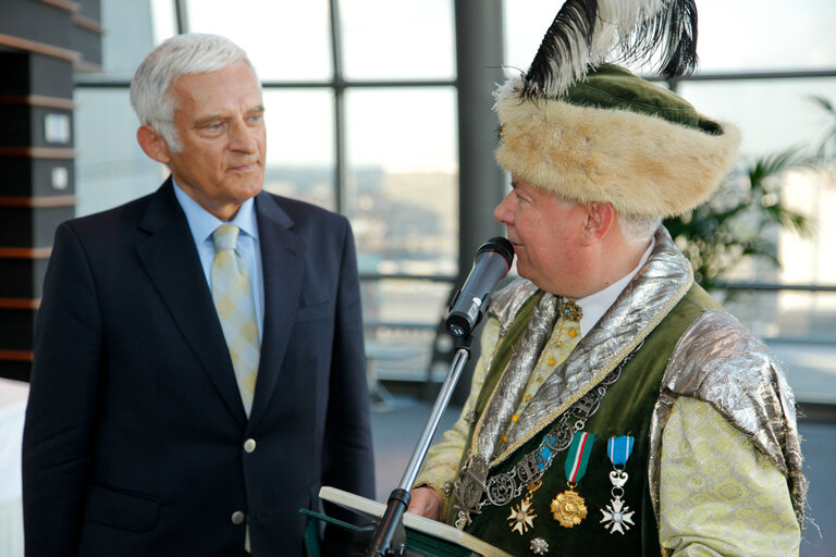 Photo 17 : EP President meets with a delegation of Polish Brotherhood of Marksmen.