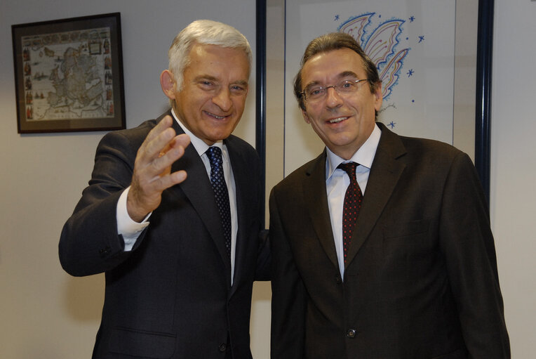 Foto 12: EP President has breakfast with the Mayor of Strasbourg.