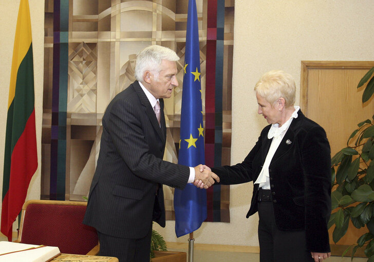 Fotografia 6: EP President official visit to Lithuania. EP President meets with the President  of the Lithuanian Parliament.